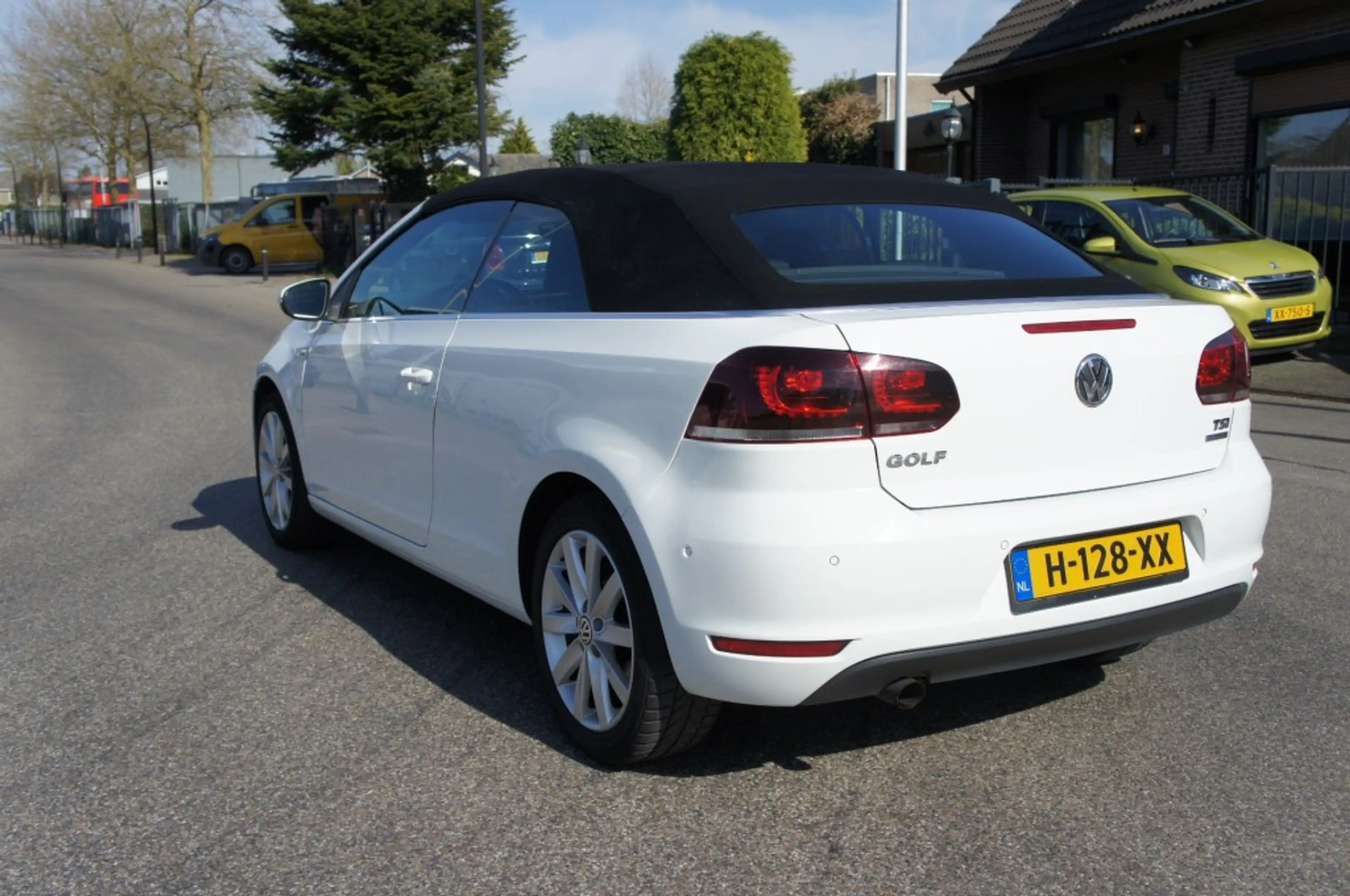 Volkswagen Golf Cabriolet 1.2 TSI CUP EDITION NAVI/PDC/CRUISE/STOELVERW PERF — photo 3