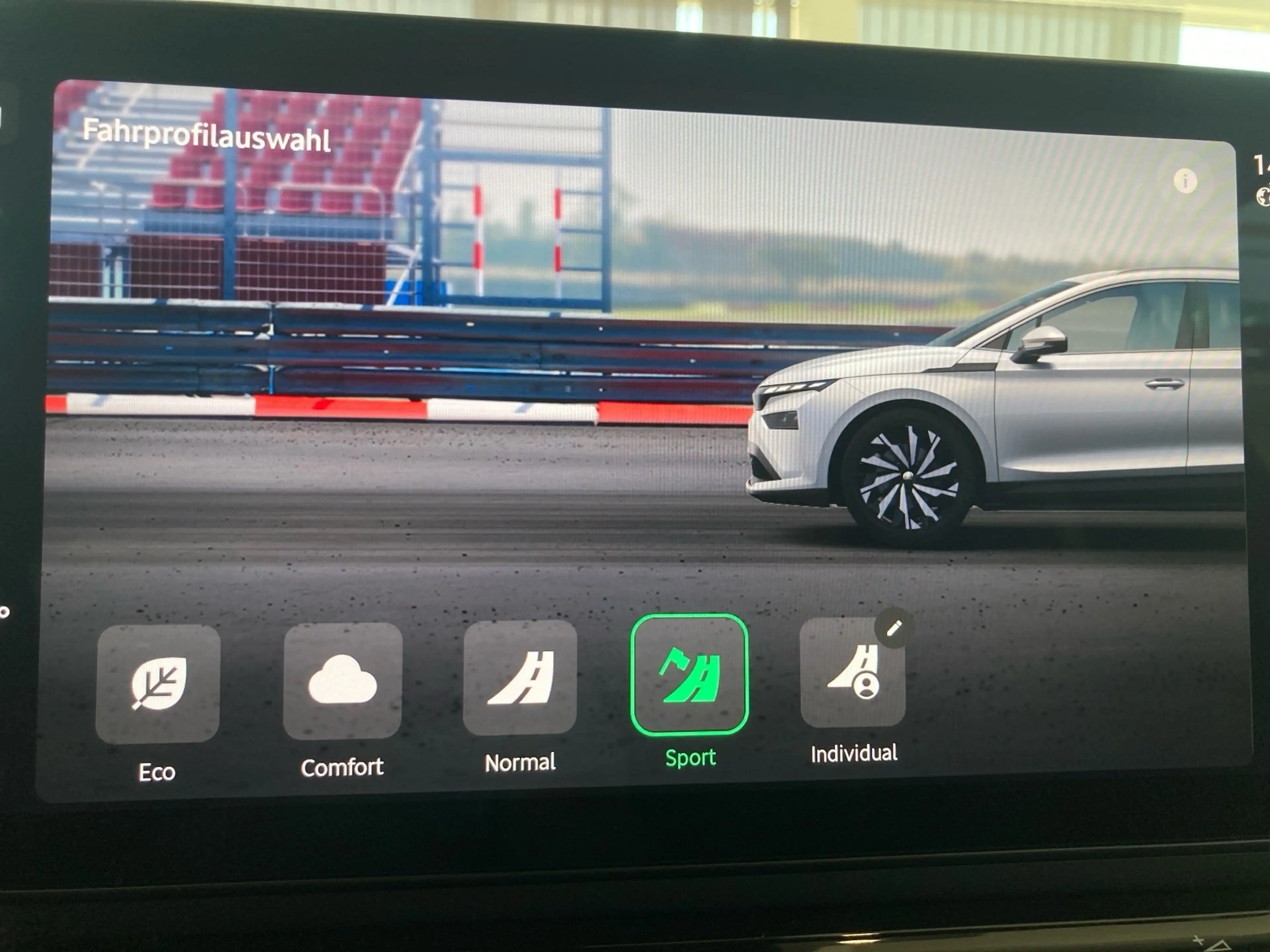 Skoda Enyaq SPORTLINE 82KWH LED.NAV.DSG.MASSAGE.HUD.CANTON.360 — photo 15
