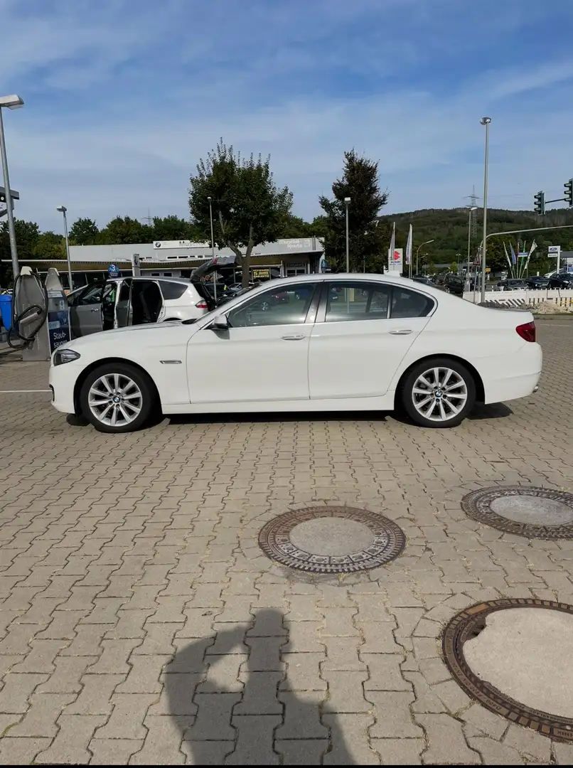 BMW 528 528i xDrive Sport-Aut. Luxury Line - 2