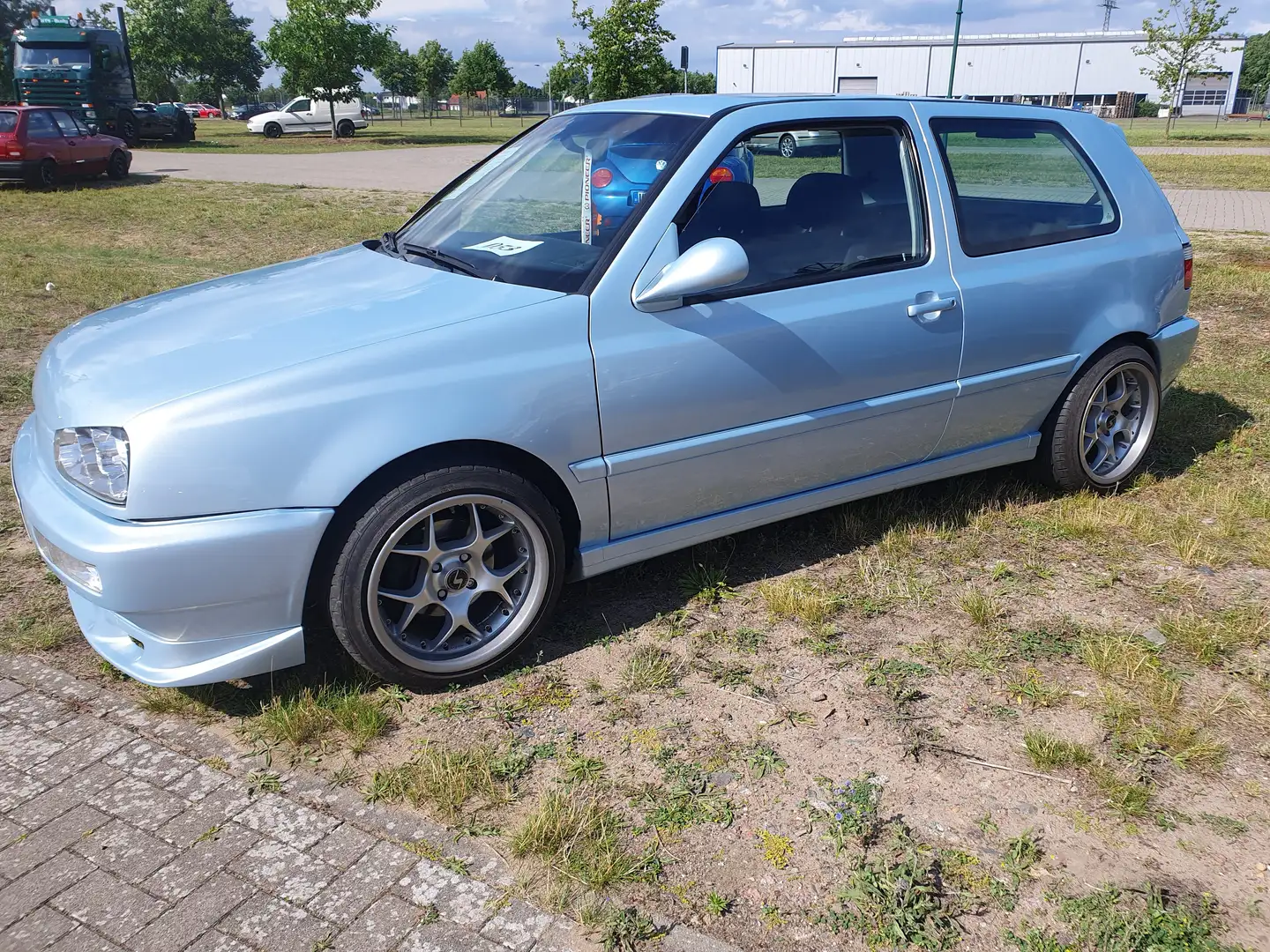 Volkswagen Golf 1.6 GT Special Blau - 1