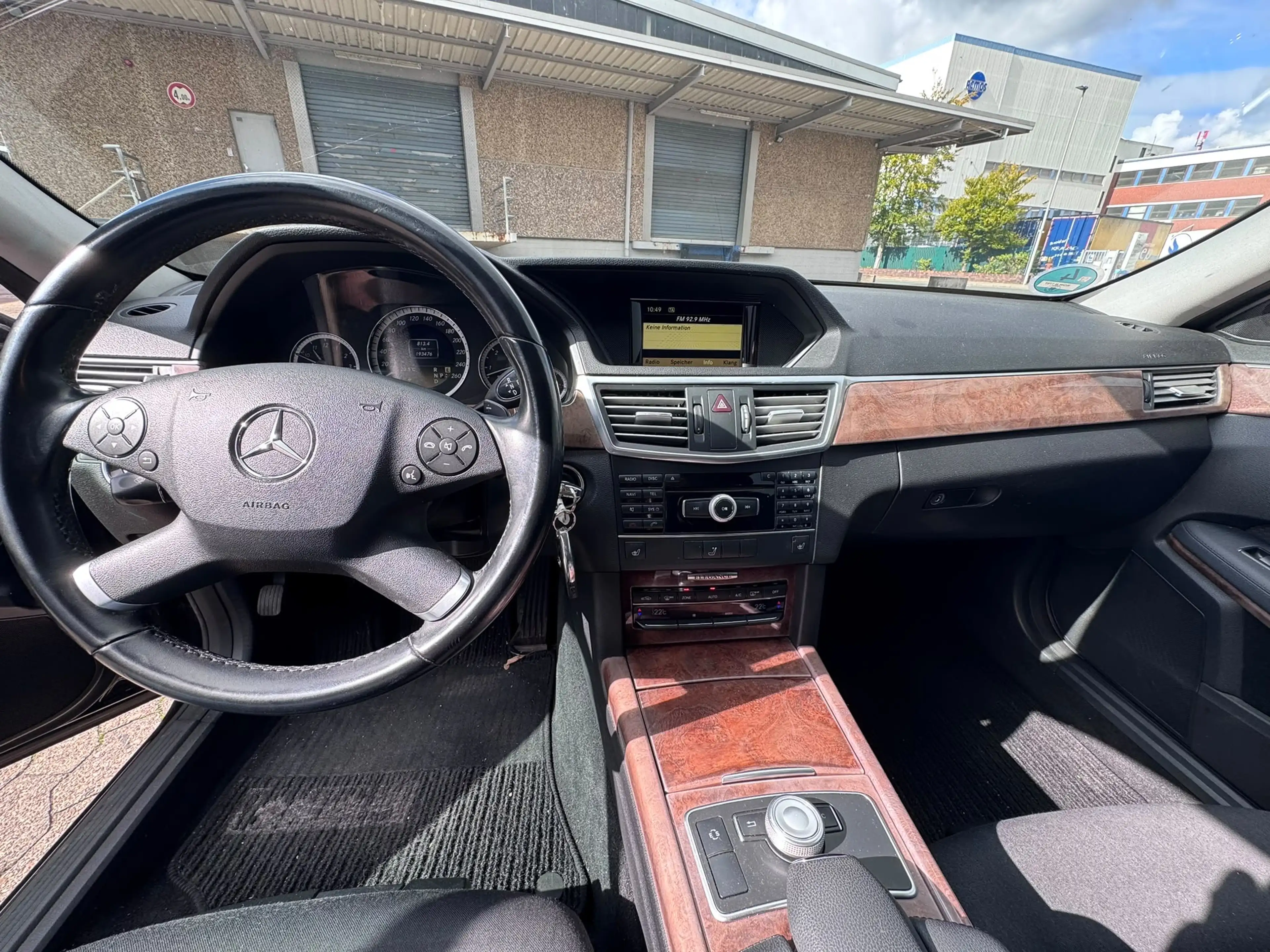 Mercedes-Benz E 300 E 300 CDI BlueEfficiency (212.225) — photo 9