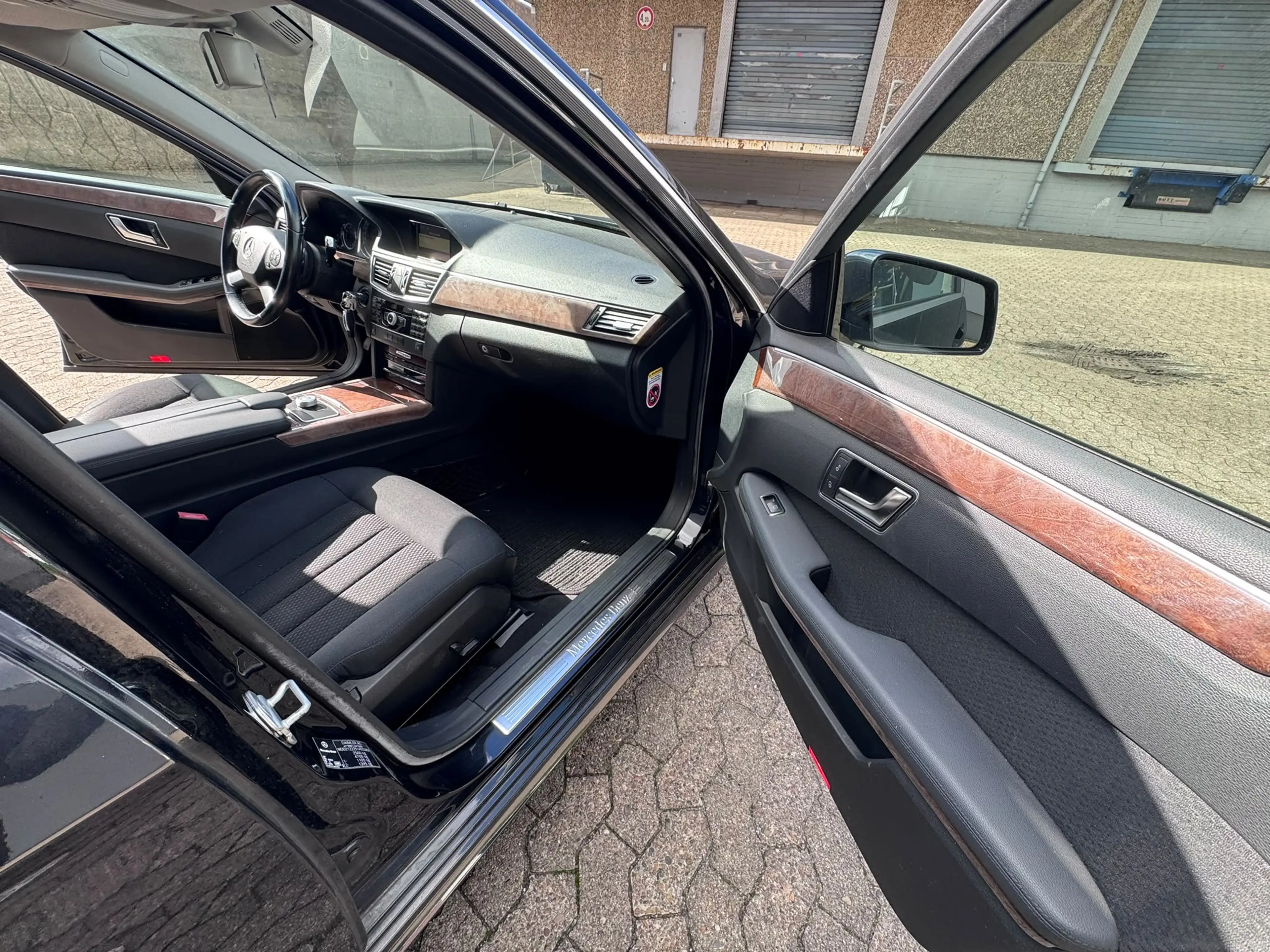 Mercedes-Benz E 300 E 300 CDI BlueEfficiency (212.225) — photo 12