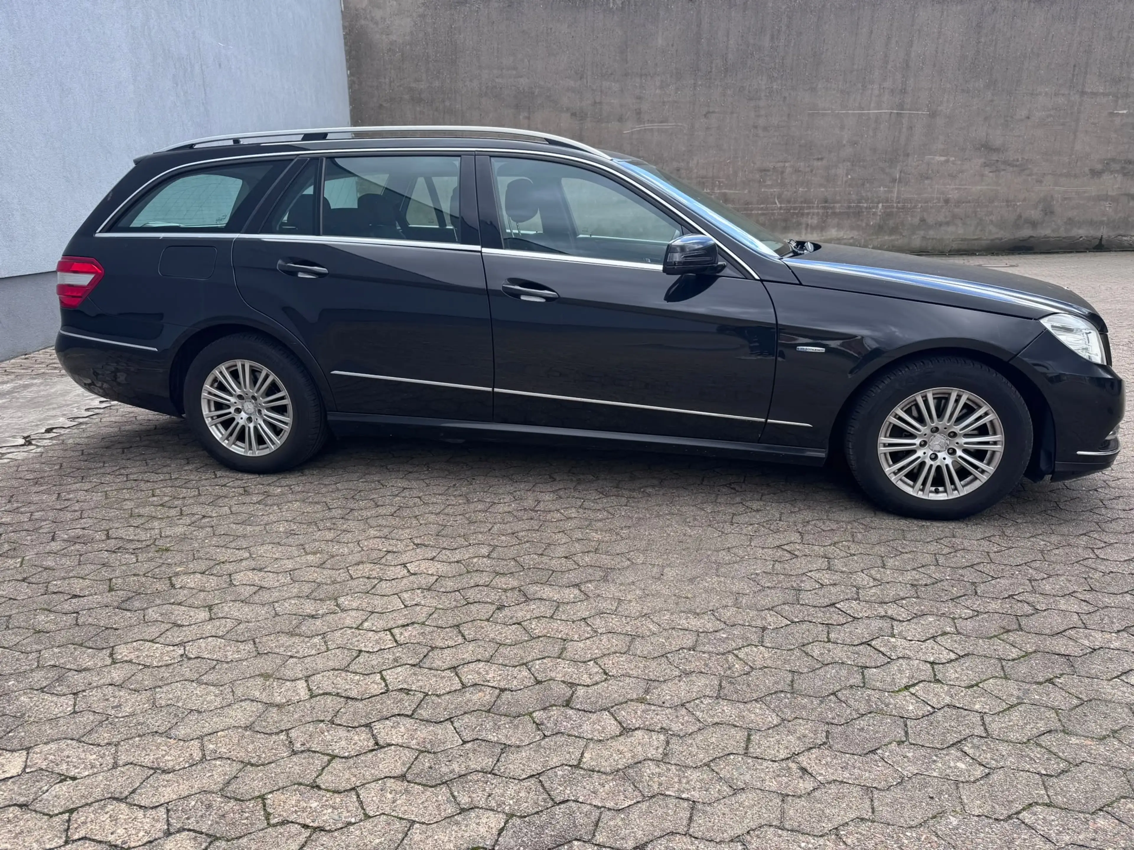 Mercedes-Benz E 300 E 300 CDI BlueEfficiency (212.225) — photo 6