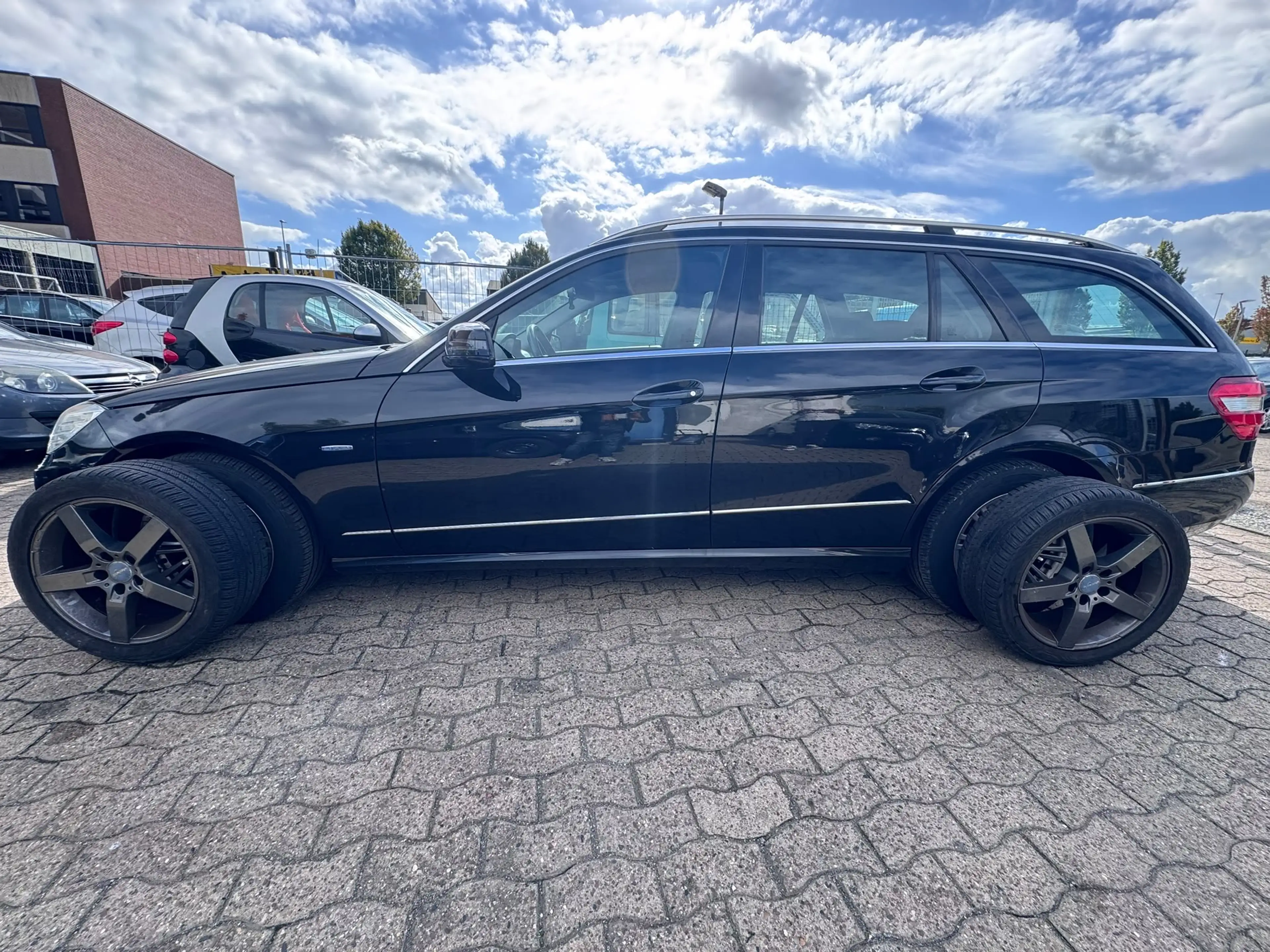 Mercedes-Benz E 300 E 300 CDI BlueEfficiency (212.225) — photo 13