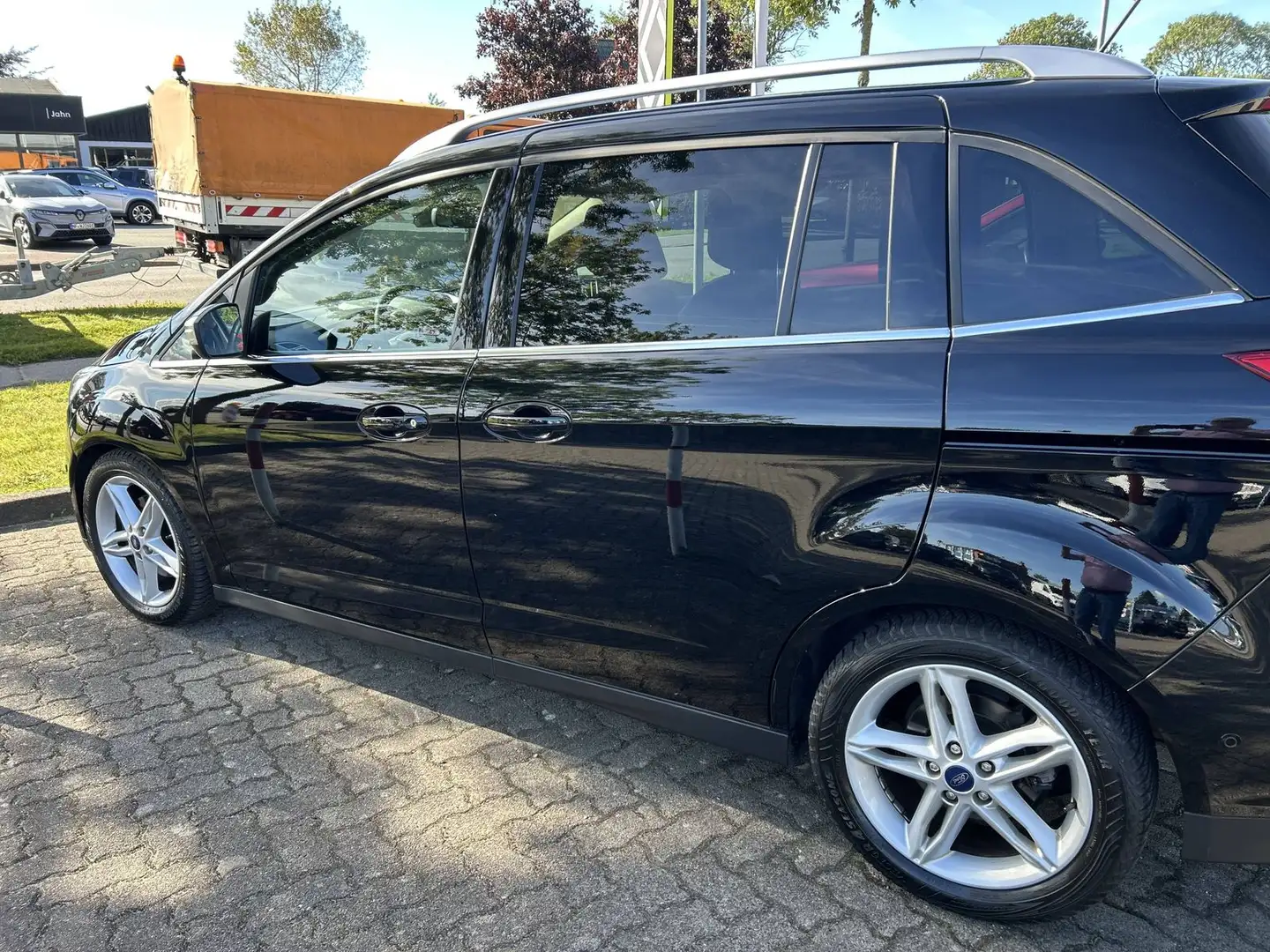 Ford Grand C-Max Titanium Schwarz - 2