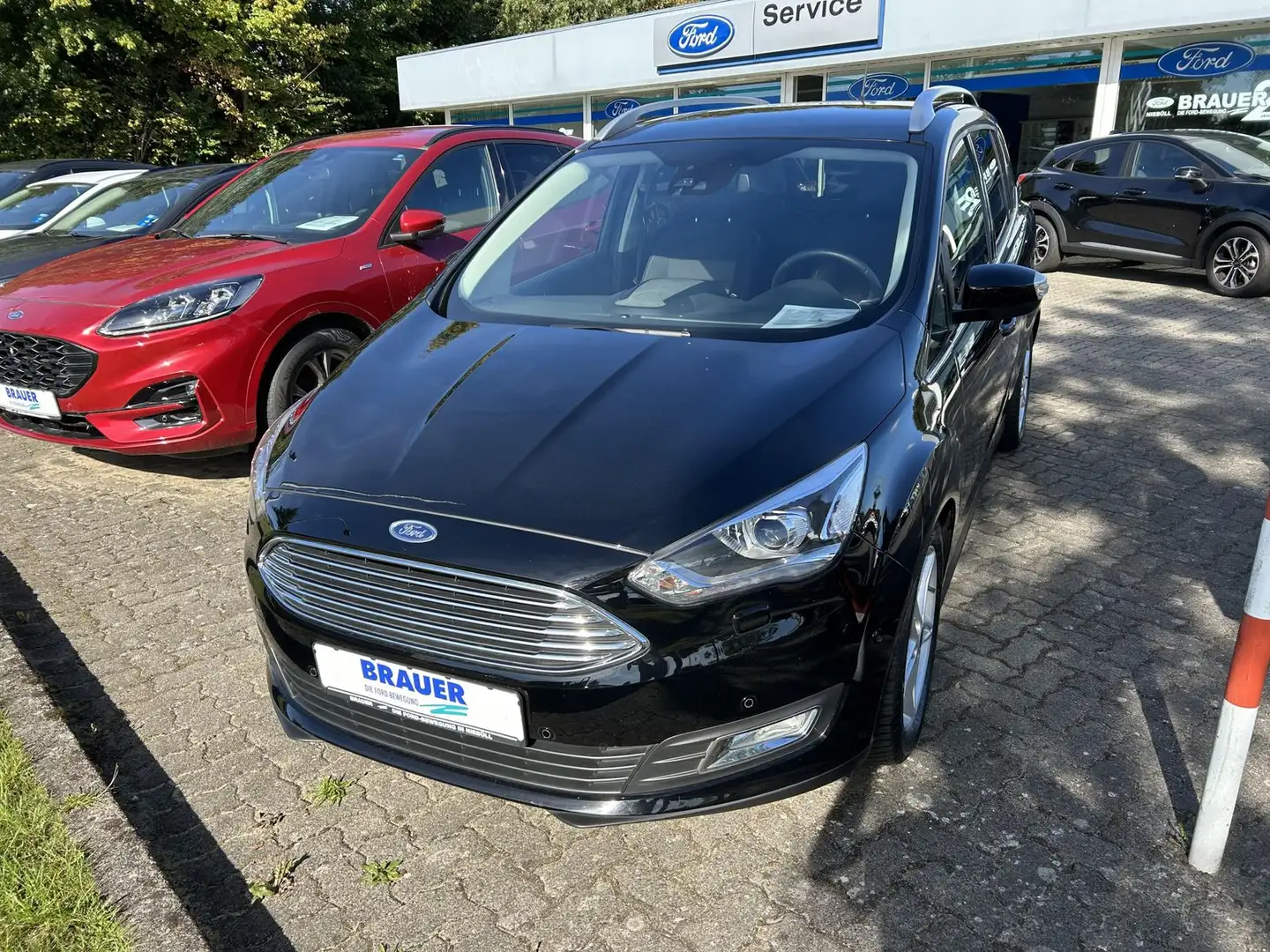 Ford Grand C-Max Titanium Schwarz - 1