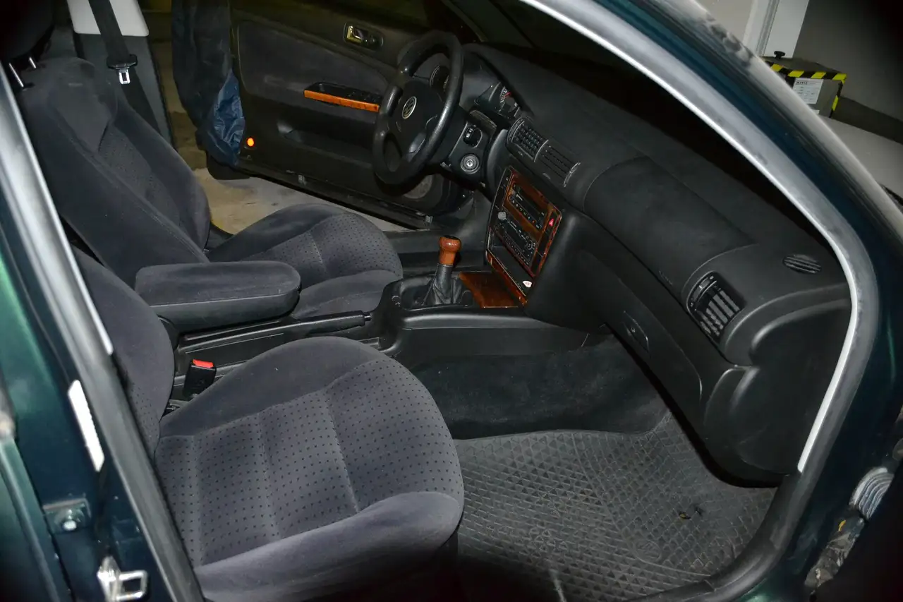 Volkswagen Passat 1.8 5V Comfortline AHK Sehr Sauber TOP, foto 10