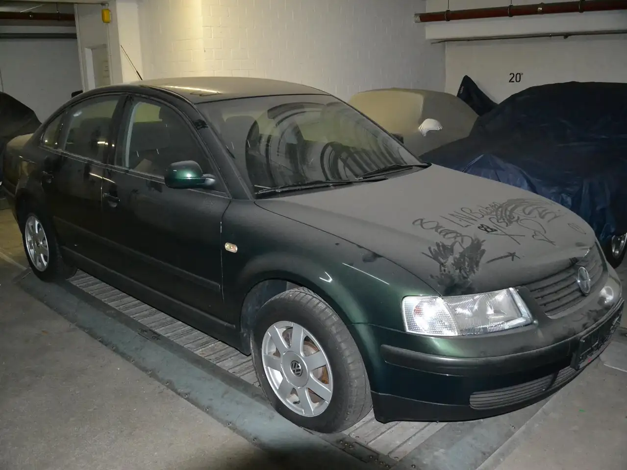 Volkswagen Passat 1.8 5V Comfortline AHK Sehr Sauber TOP, foto 2