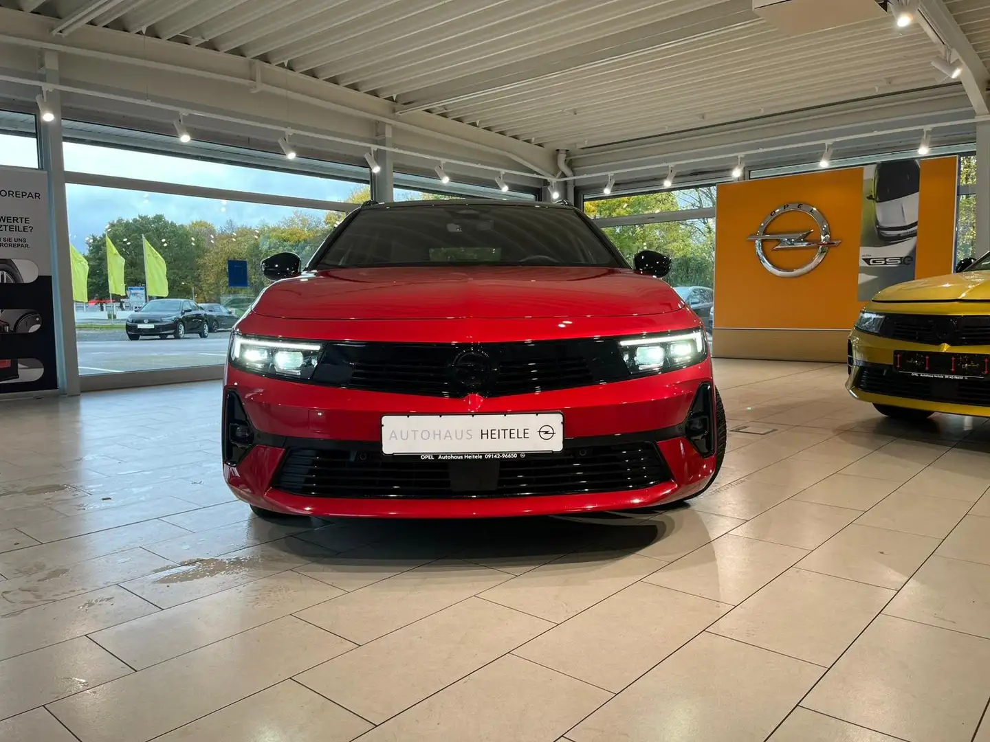 Opel Astra Astra Sports Tourer 1.2 Turbo Automatik GS Rouge - 2