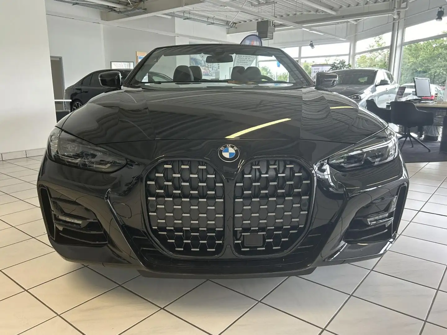 BMW 420 i Cabrio M-Sport LivePro H/K DA Sportpaket Navi Zwart - 2