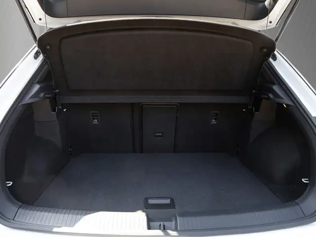 Volkswagen T-Roc view 7