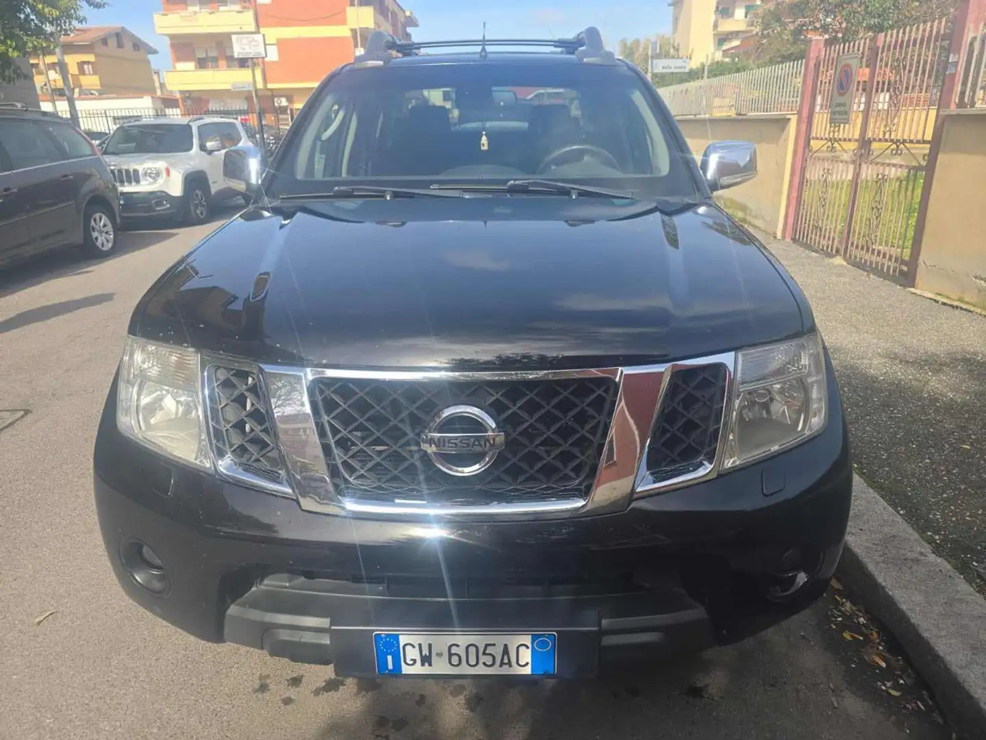 Nissan Navara 3.0 dCi 4 porte Double Cab LE V6 Noir - 2