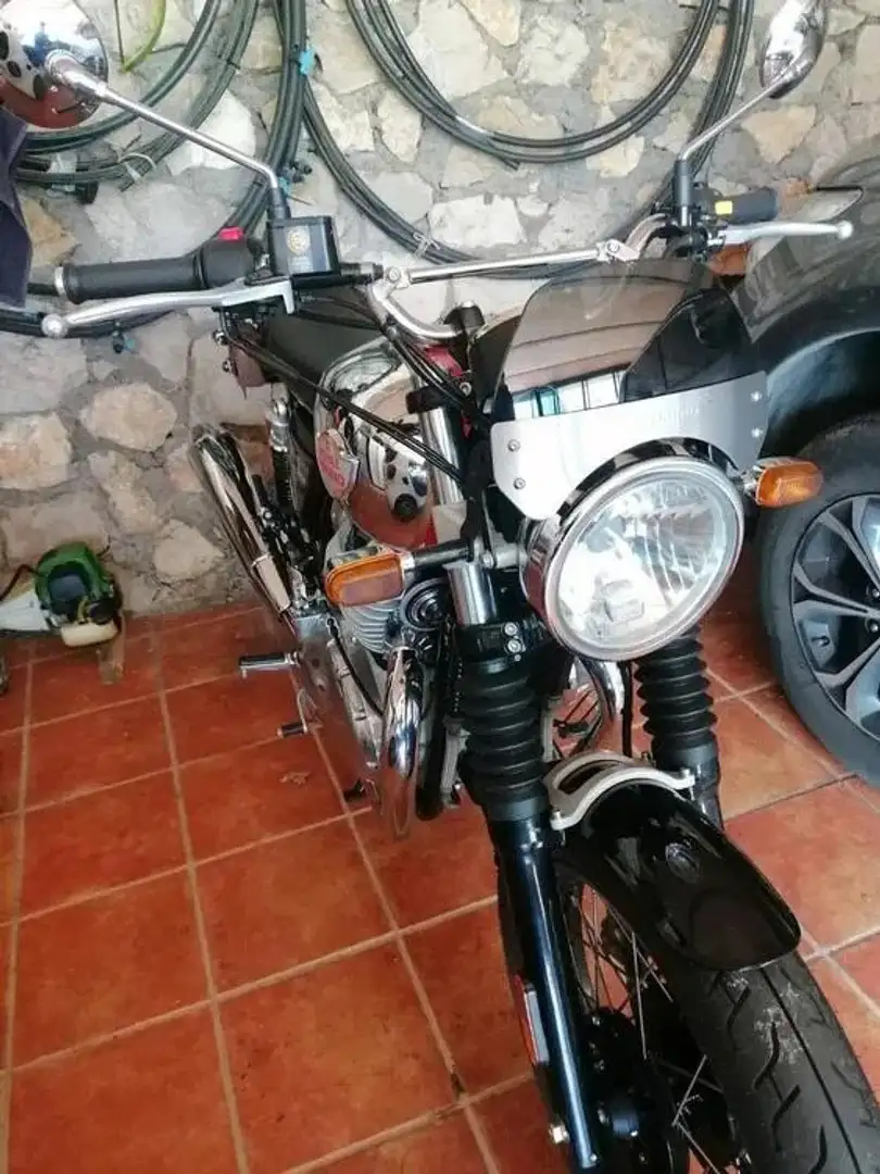 Royal Enfield Interceptor Rosso - 2
