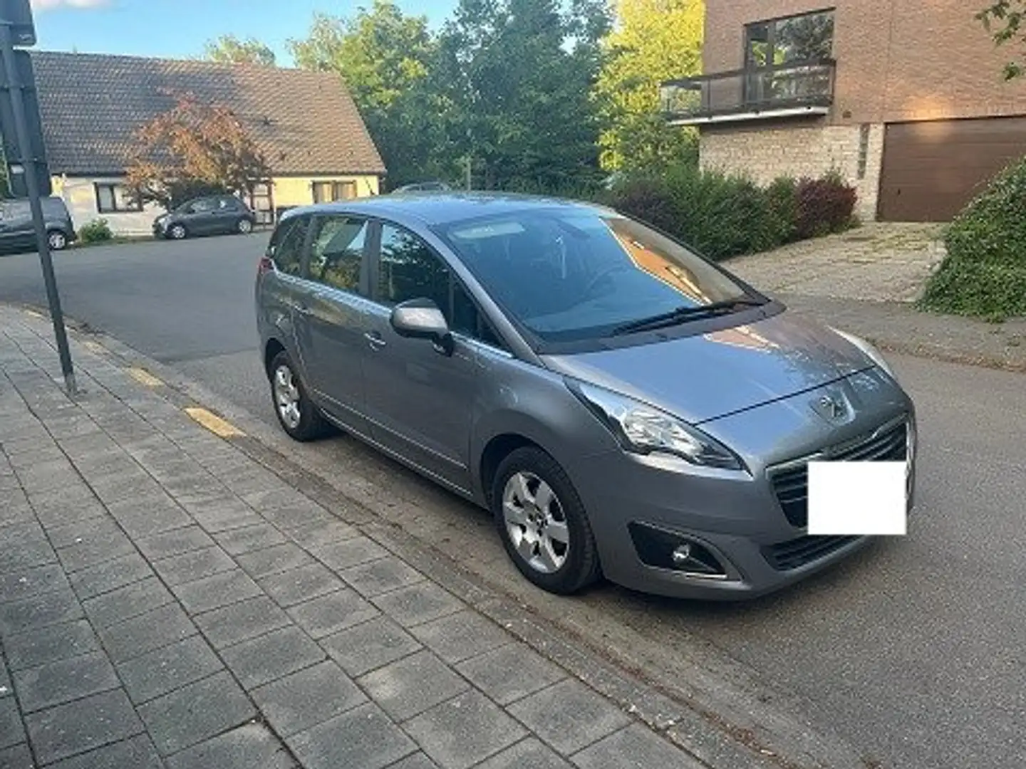 Peugeot 5008 5008 1.6 HDI ☎️0479/03.01.65 Grey - 1