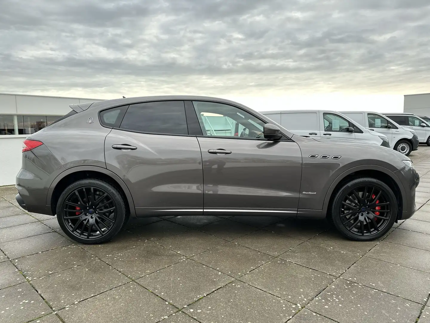 Maserati Levante DISTRONIC/LICHTE VRACHT/CAM/KEYLESS/ADAPT CC Gris - 2