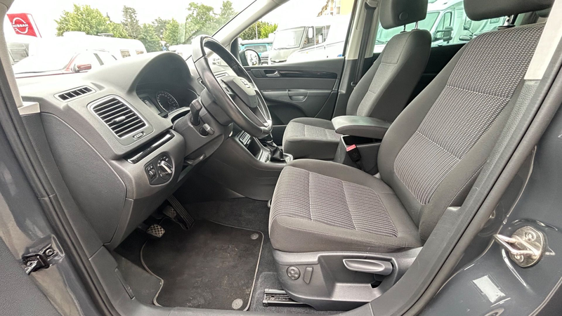 SEAT Alhambra 2.0 TDI AHK Navigation Kamera — photo 12