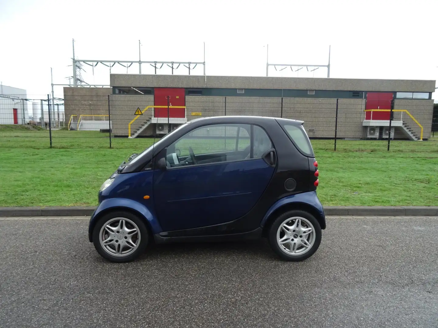 smart city-coupé/city-cabrio Smart & pure Czarny - 2