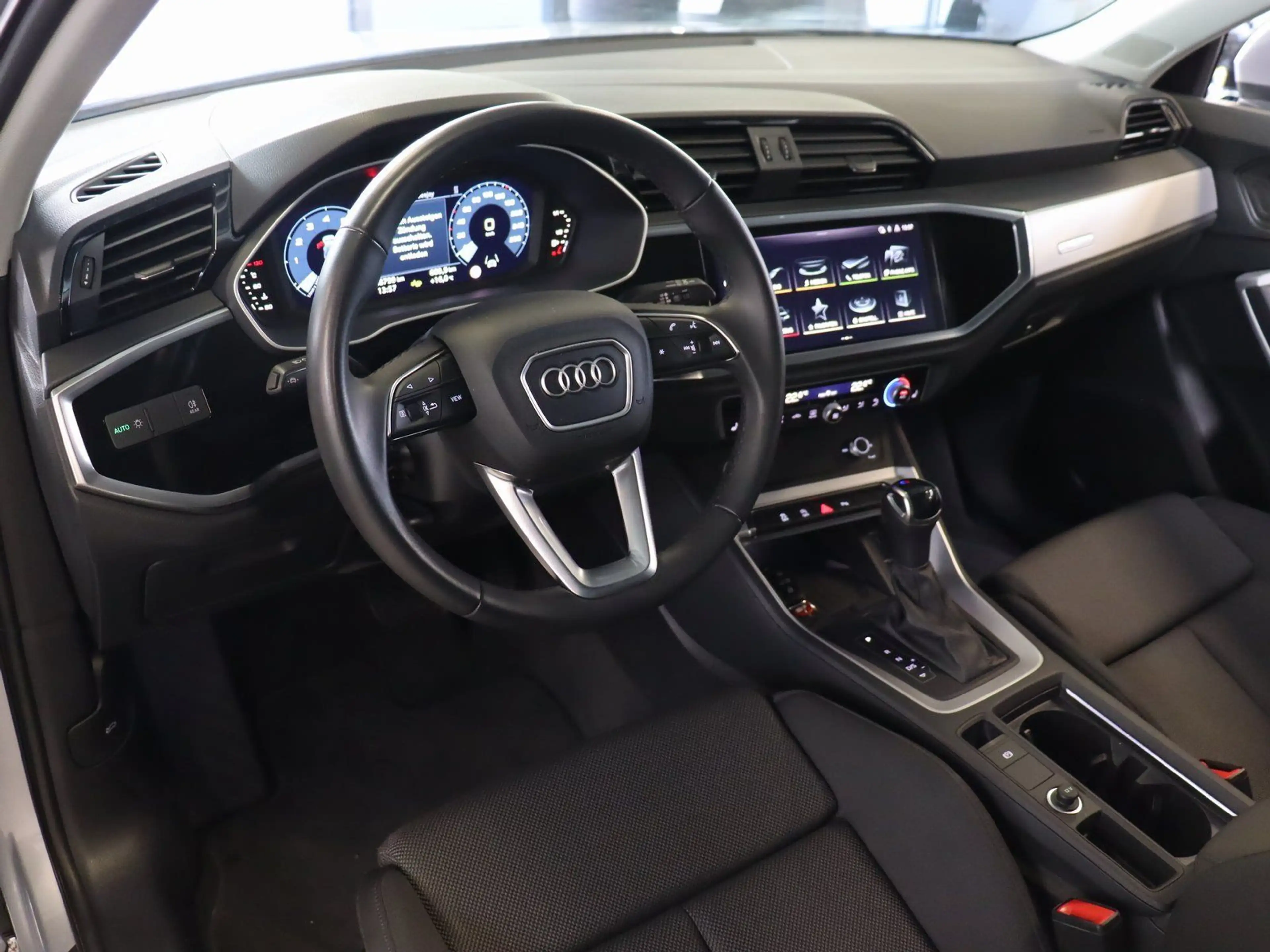 Audi Q3 35 1.5 TFSI advanced DSP/DISTRONIC/AHK... — photo 8