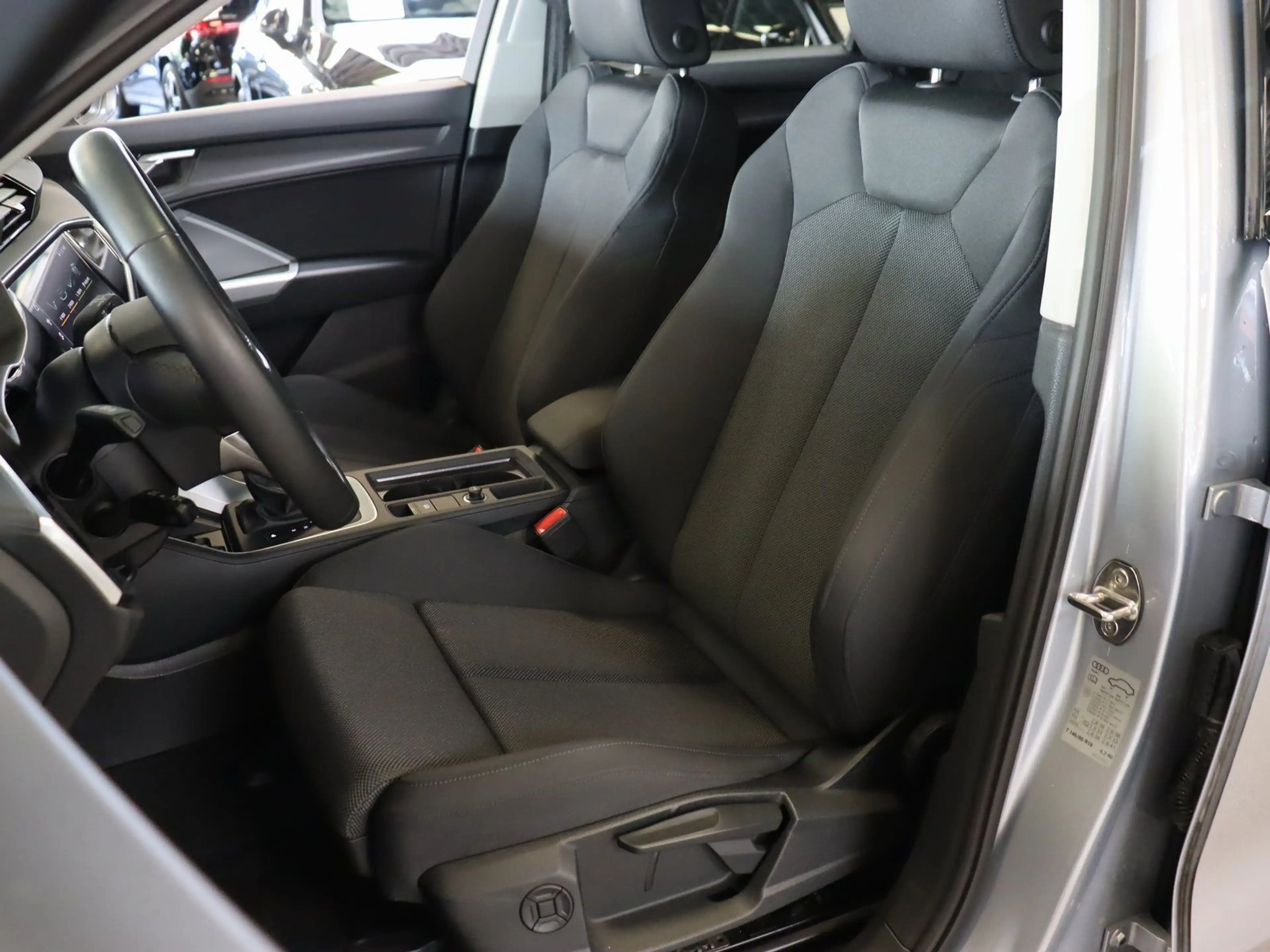 Audi Q3 35 1.5 TFSI advanced DSP/DISTRONIC/AHK... — photo 9