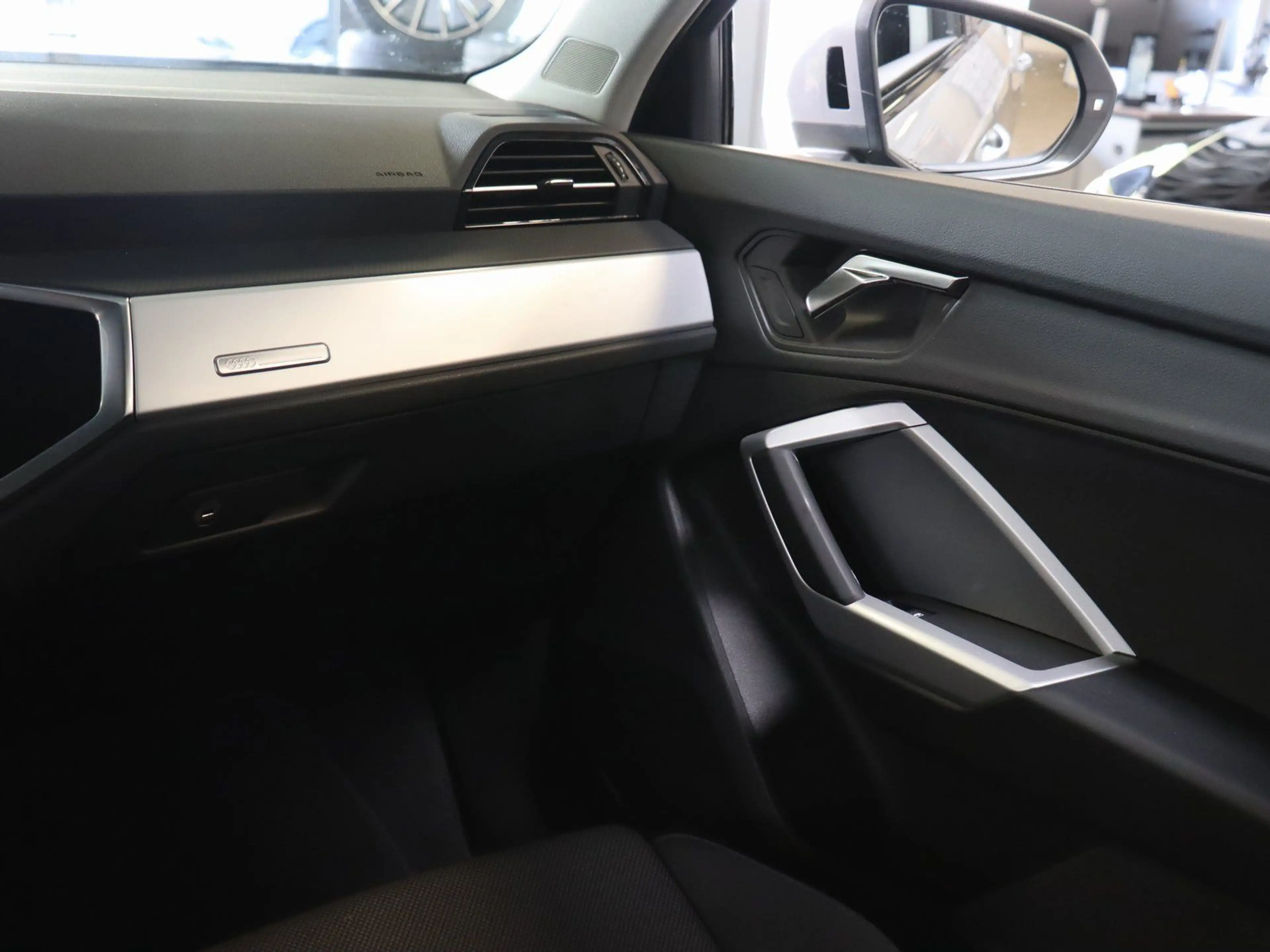 Audi Q3 35 1.5 TFSI advanced DSP/DISTRONIC/AHK... — photo 13