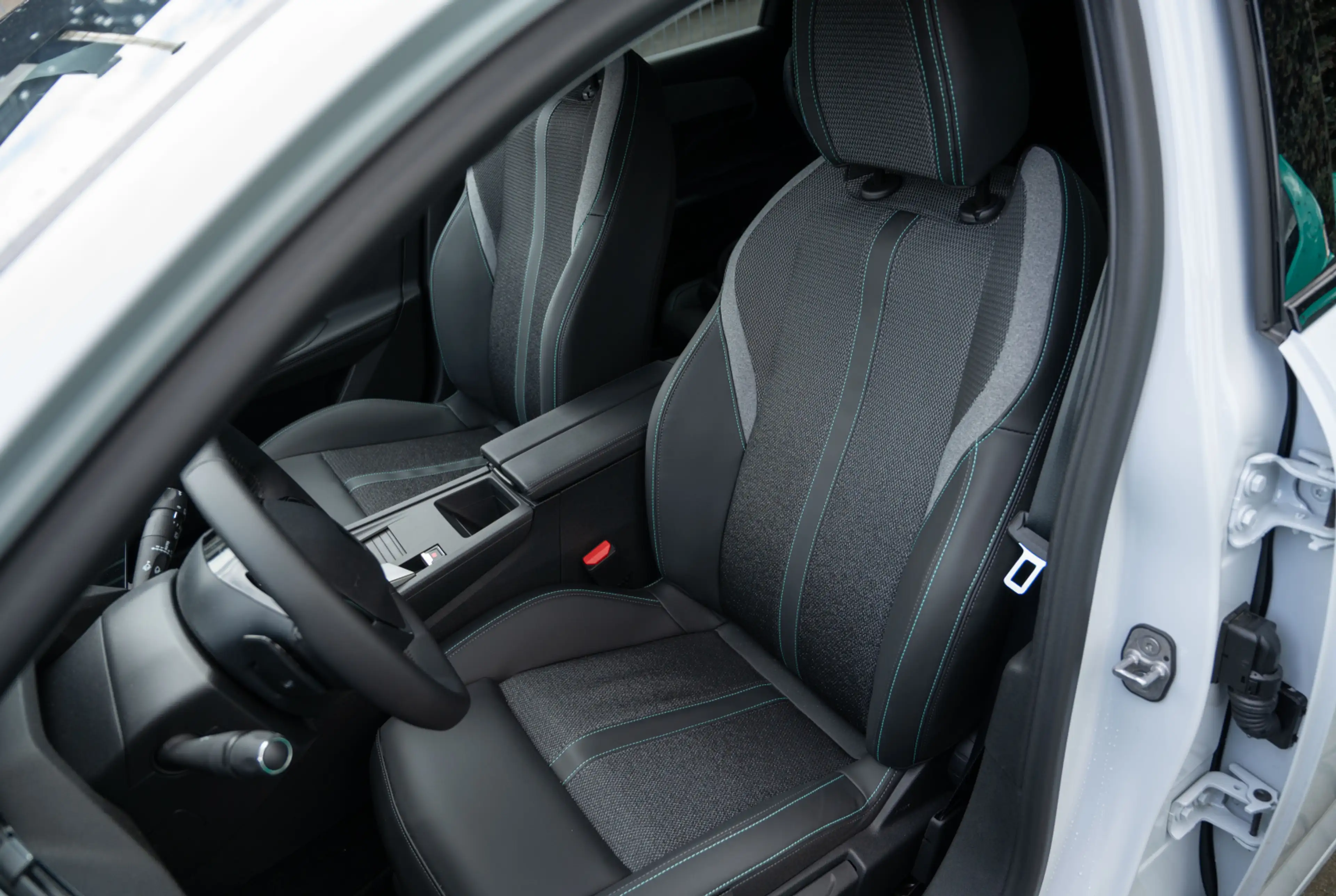 Peugeot 308 SW ALLURE  BlueHDi 130 EAT8 *NAVI*ZUGANGS-PAKET* — photo 7