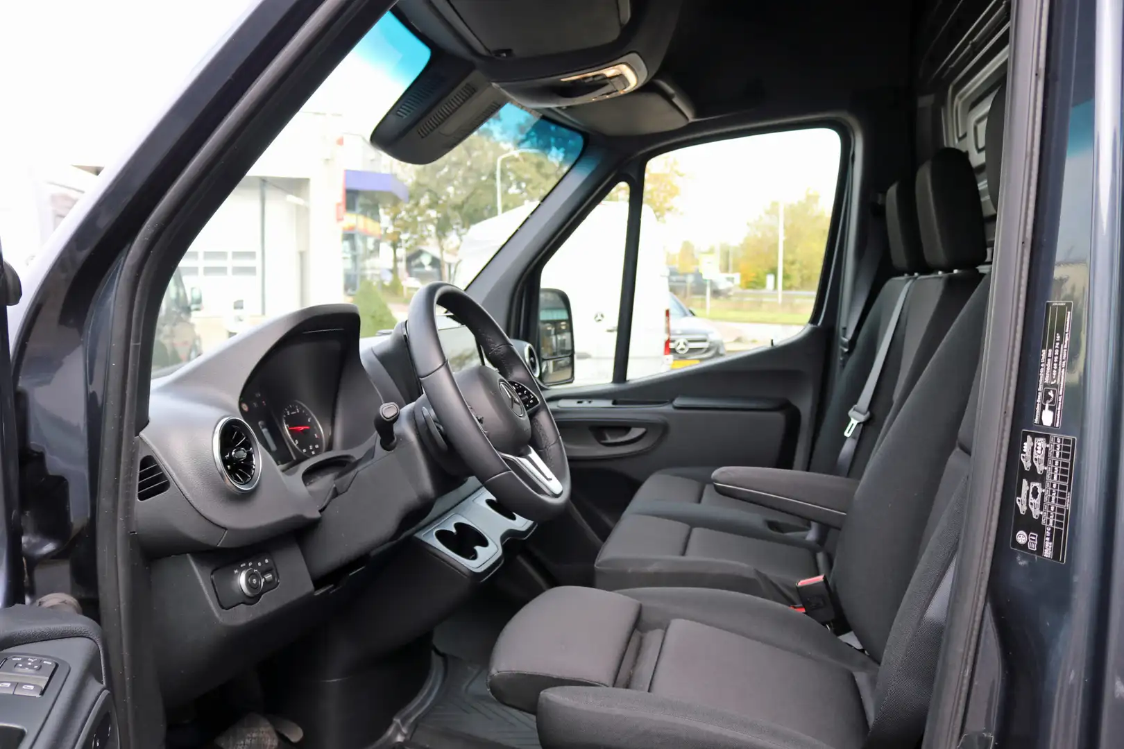 Mercedes-Benz Sprinter 319 CDI L2H2 BPM vrij 360° ALARM KL3 DISTRONIC MBU Grijs - 2