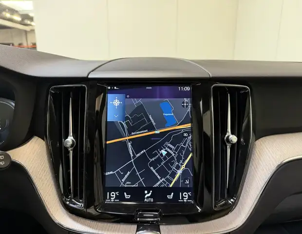 Volvo XC60 view 14