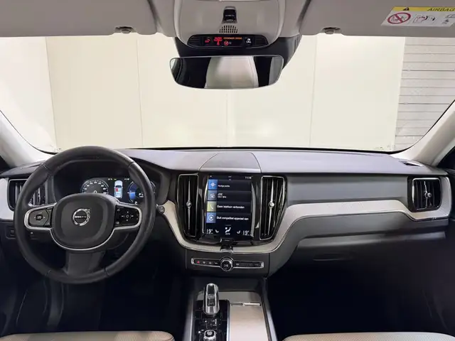 Volvo XC60 view 11