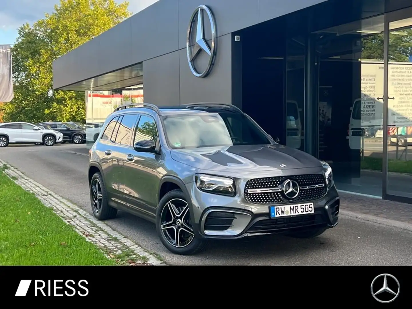 Mercedes-Benz GLB 200 d 4MATIC SD S-Sitz KeyLess PDC SHZ LED Grau - 1