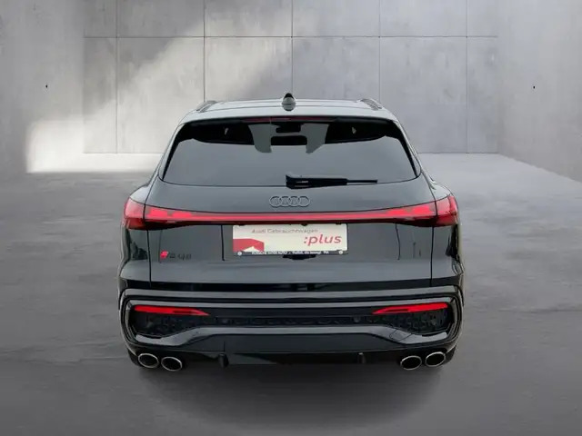 Audi SQ5 view 5
