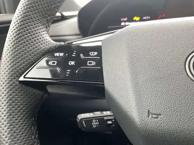 Audi SQ5 view 13