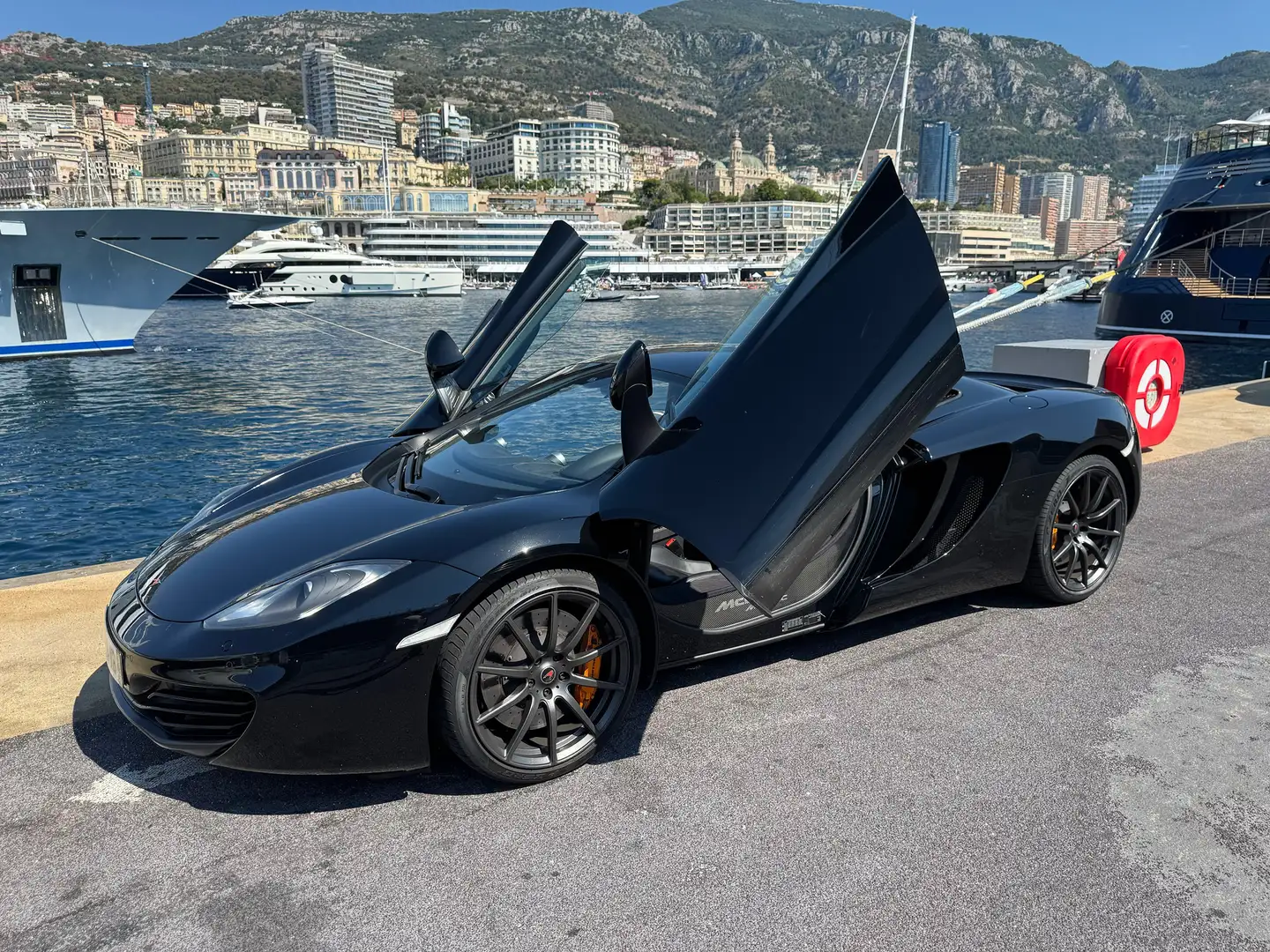 McLaren MP4-12C Fekete - 2