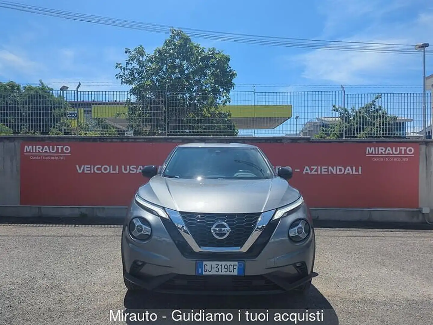 Nissan Juke 2ª serie Juke 1.0 DIG-T 114 CV Acenta Grijs - 2
