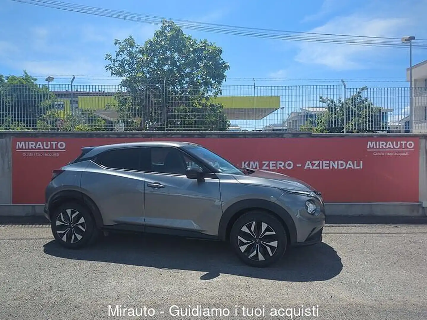 Nissan Juke 2ª serie Juke 1.0 DIG-T 114 CV Acenta Grijs - 1
