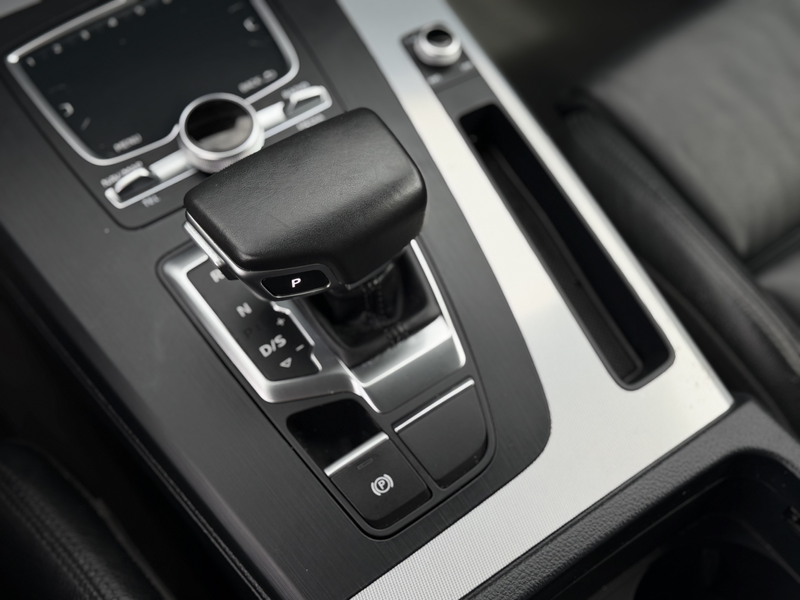 Audi Q5 2.0 TDI quattro S tronic S Line — photo 14