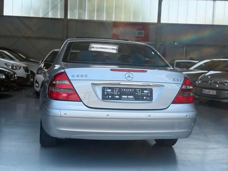 Mercedes-Benz E 220 E Limousine Schiebedach Automatik — photo 8