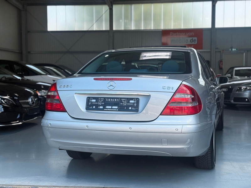 Mercedes-Benz E 220 E Limousine Schiebedach Automatik — photo 5