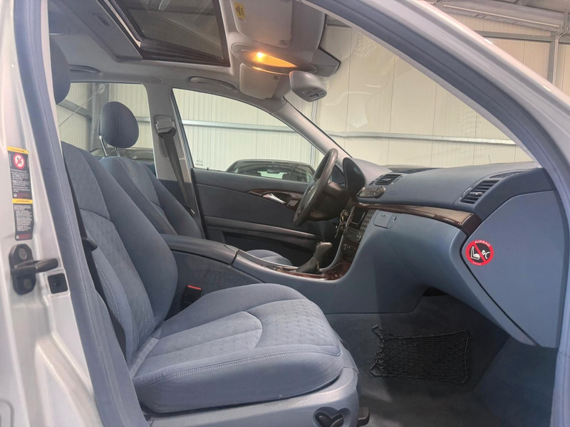 Mercedes-Benz E 220 E Limousine Schiebedach Automatik — photo 15