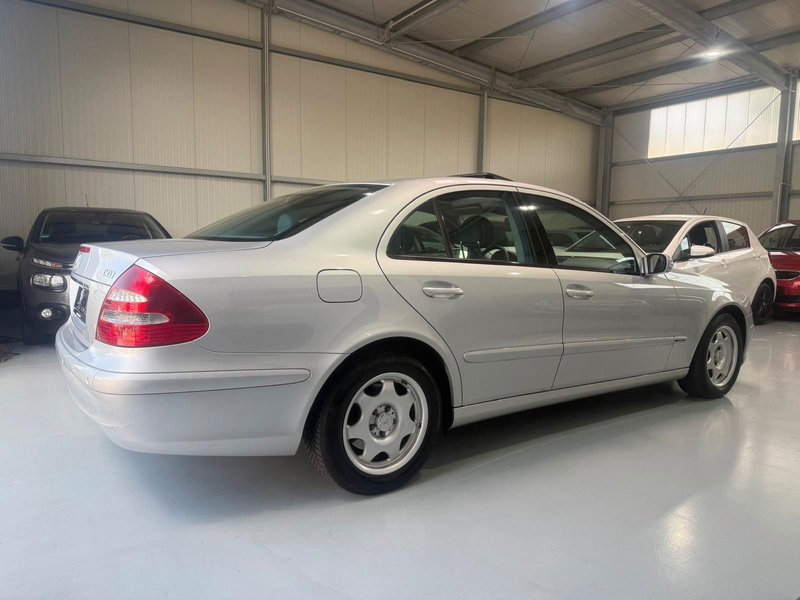 Mercedes-Benz E 220 E Limousine Schiebedach Automatik — photo 9