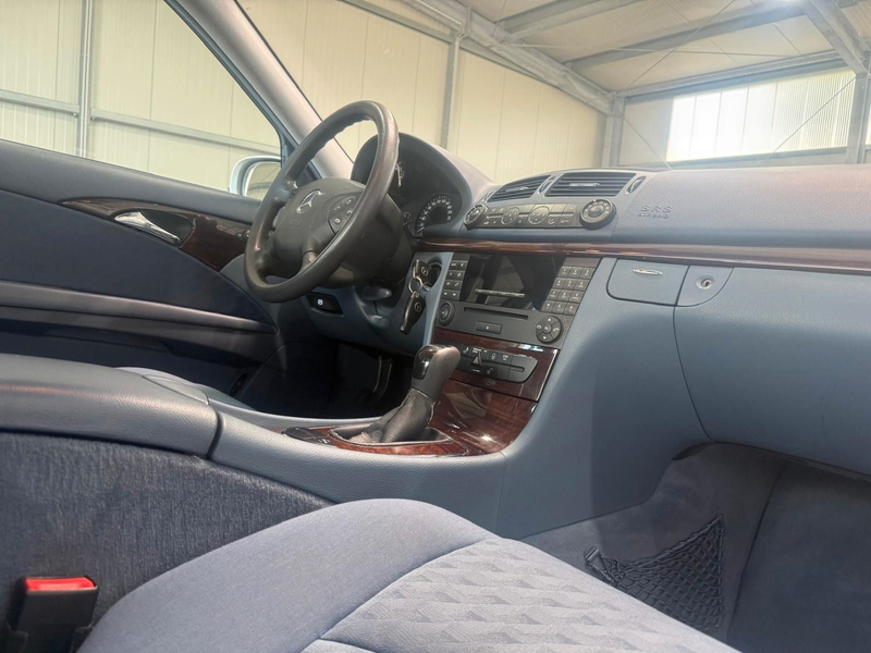 Mercedes-Benz E 220 E Limousine Schiebedach Automatik — photo 14