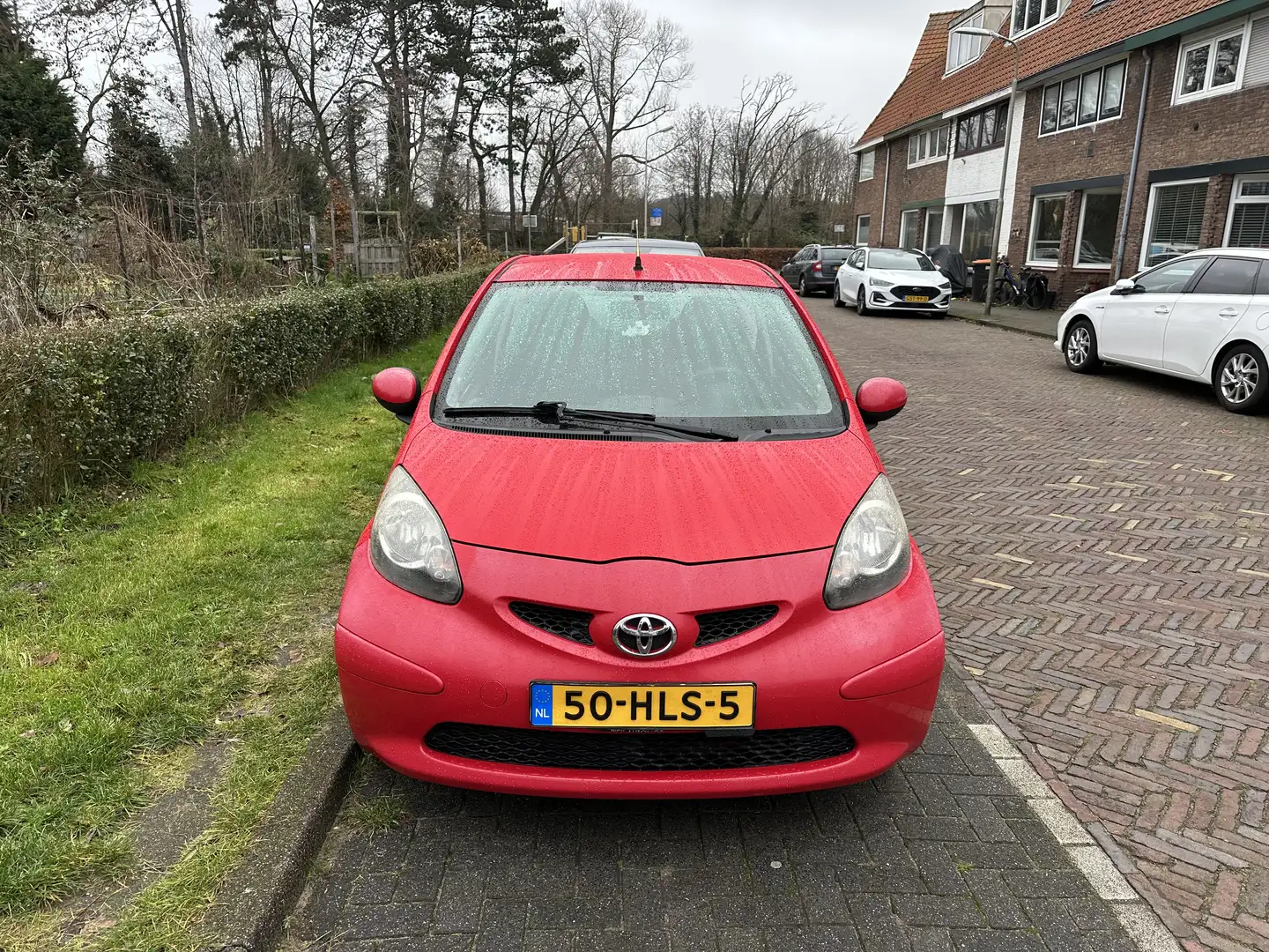 Toyota Aygo 1.0-12V + Rood - 2