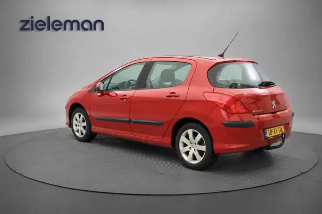 Peugeot 308 view 3