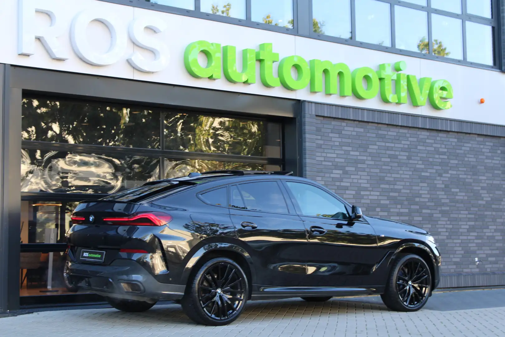 BMW X6 xDrive40i M-SPORT | PANO | MEMORY | SKY LOUNGE | L Zwart - 2