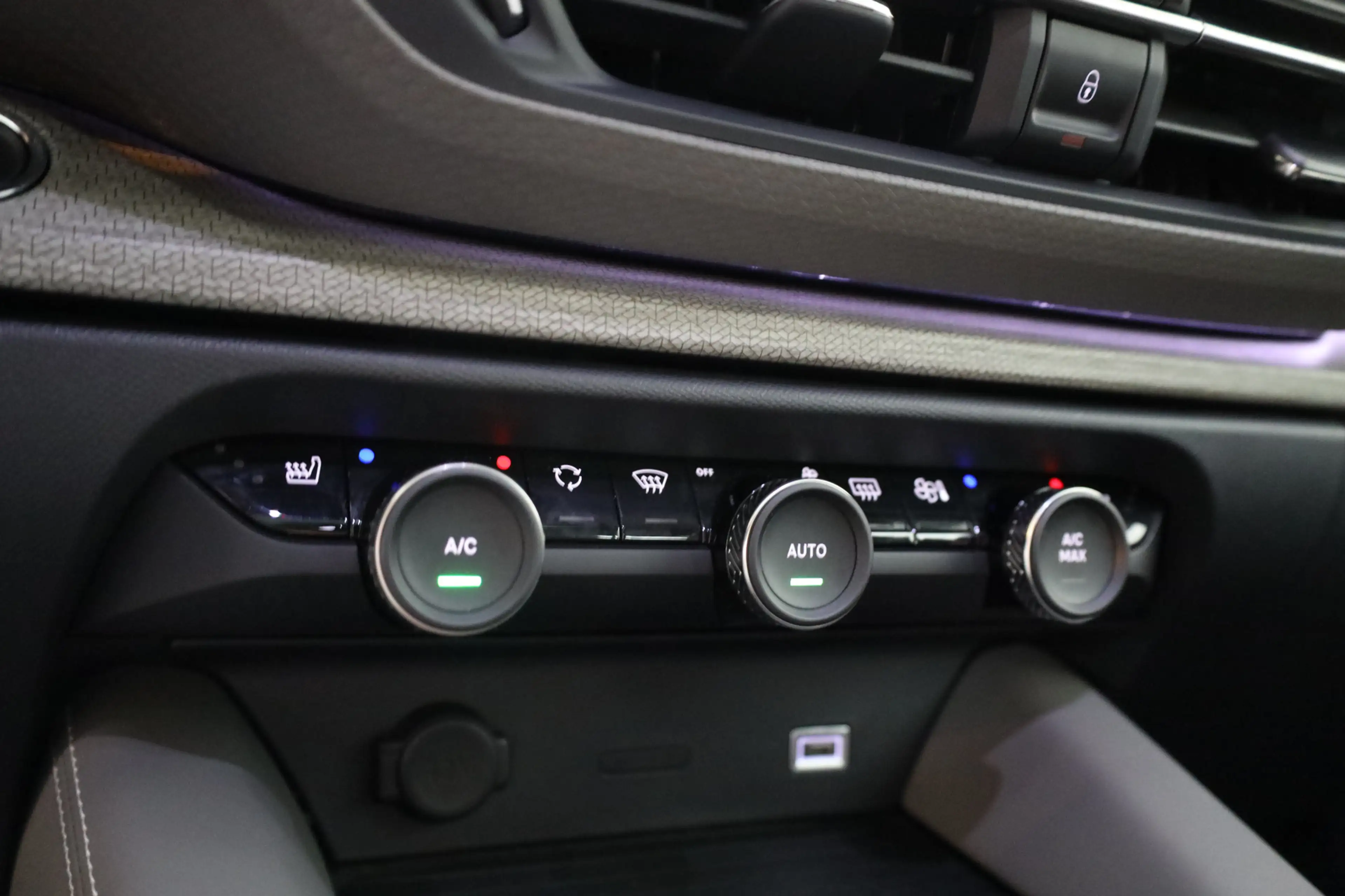 Citroen C5 X Plug-in Hybrid 225 Shine Android Auto | Apple Carp — photo 25