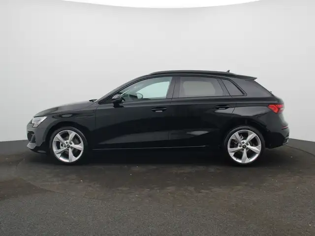 Audi A3 view 4