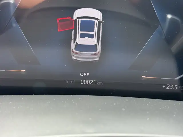 BMW X7 view 9