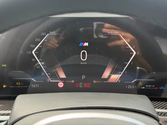 BMW X7 view 10