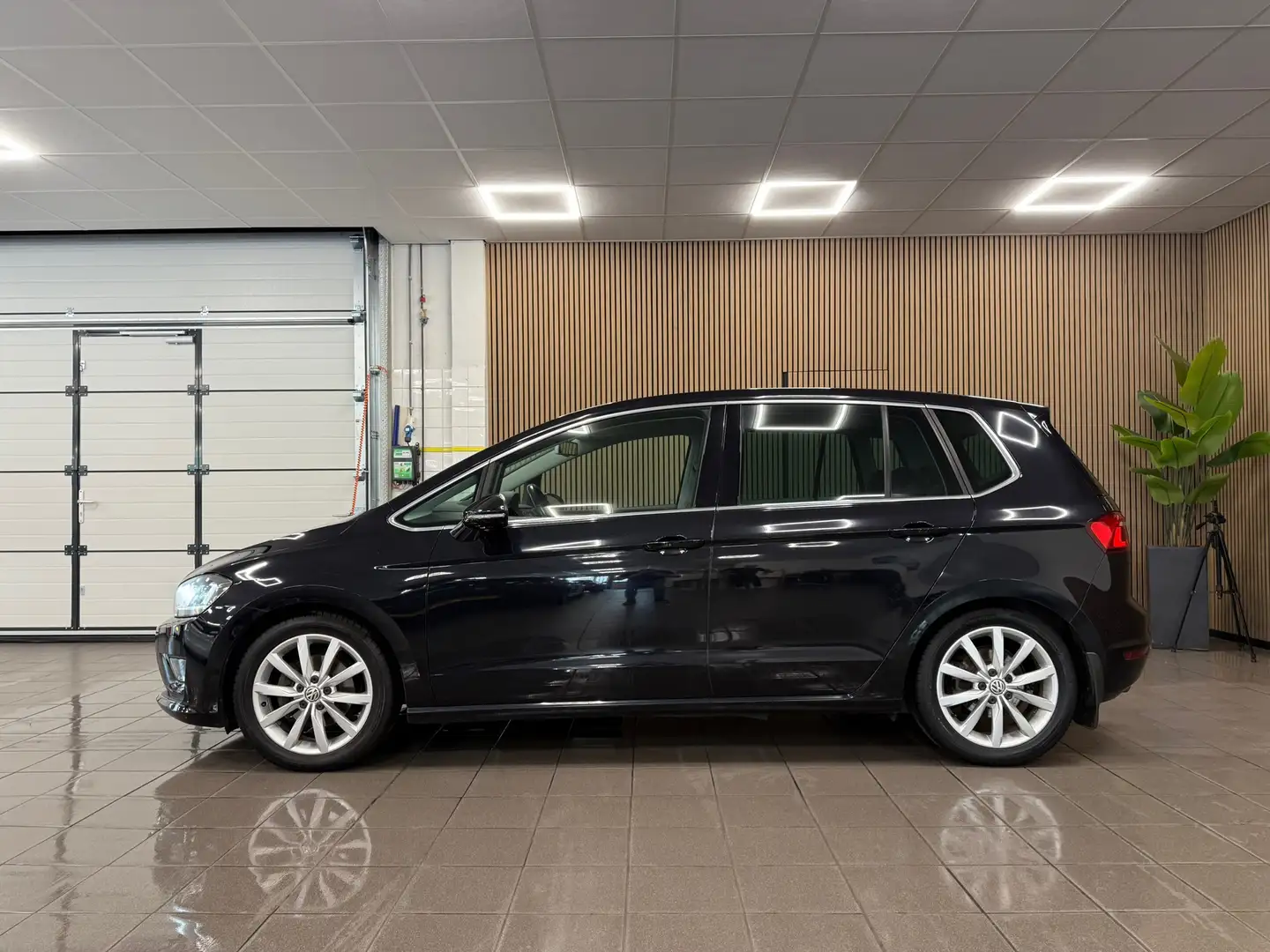 Volkswagen Golf Sportsvan 1.4 TSI Business Edition Connected * Automaat / Ca Zwart - 2