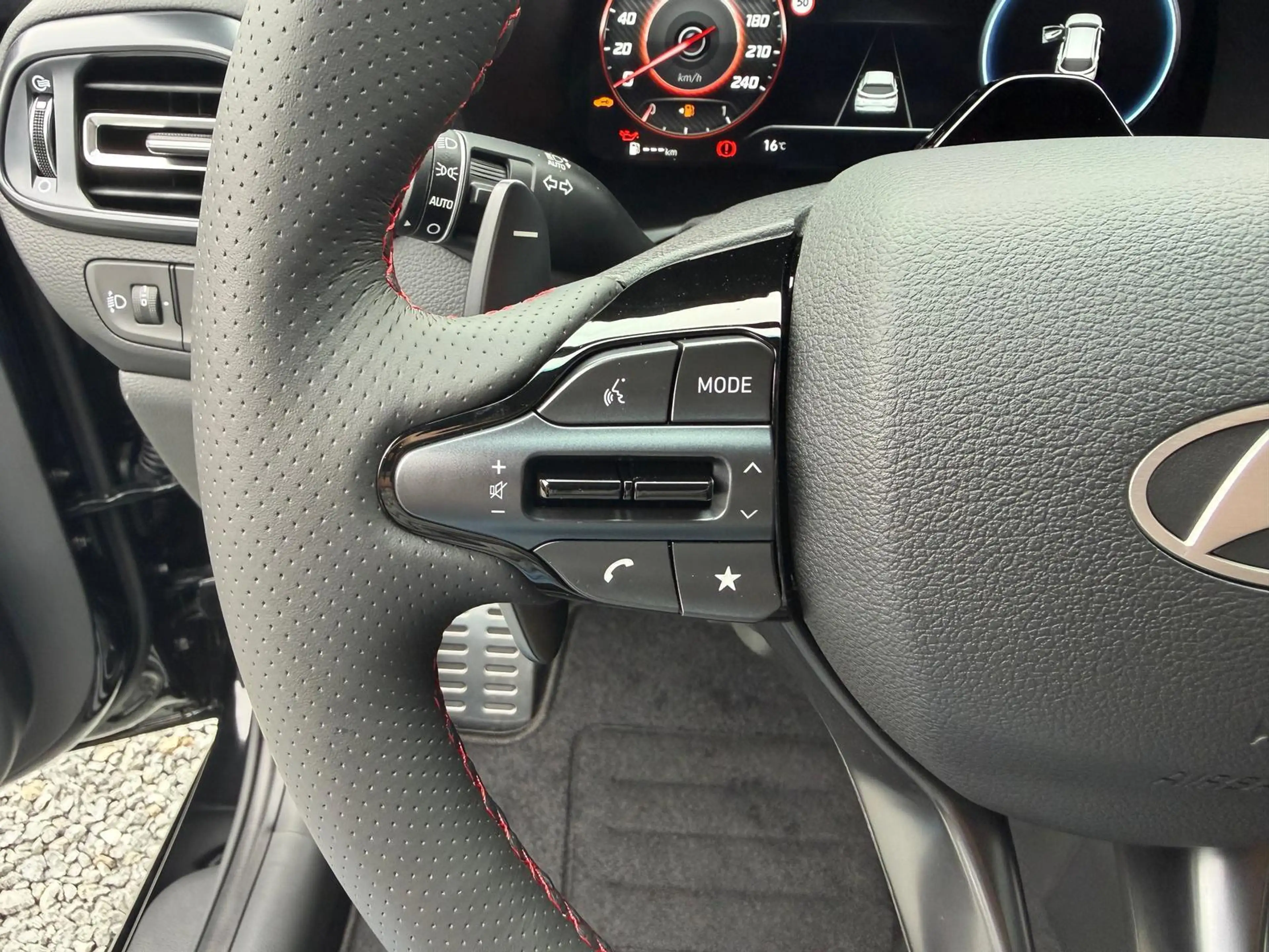 Hyundai i30 Kombi N-Line X 18" ACC Alcantara Leder 110 kW (... — photo 13