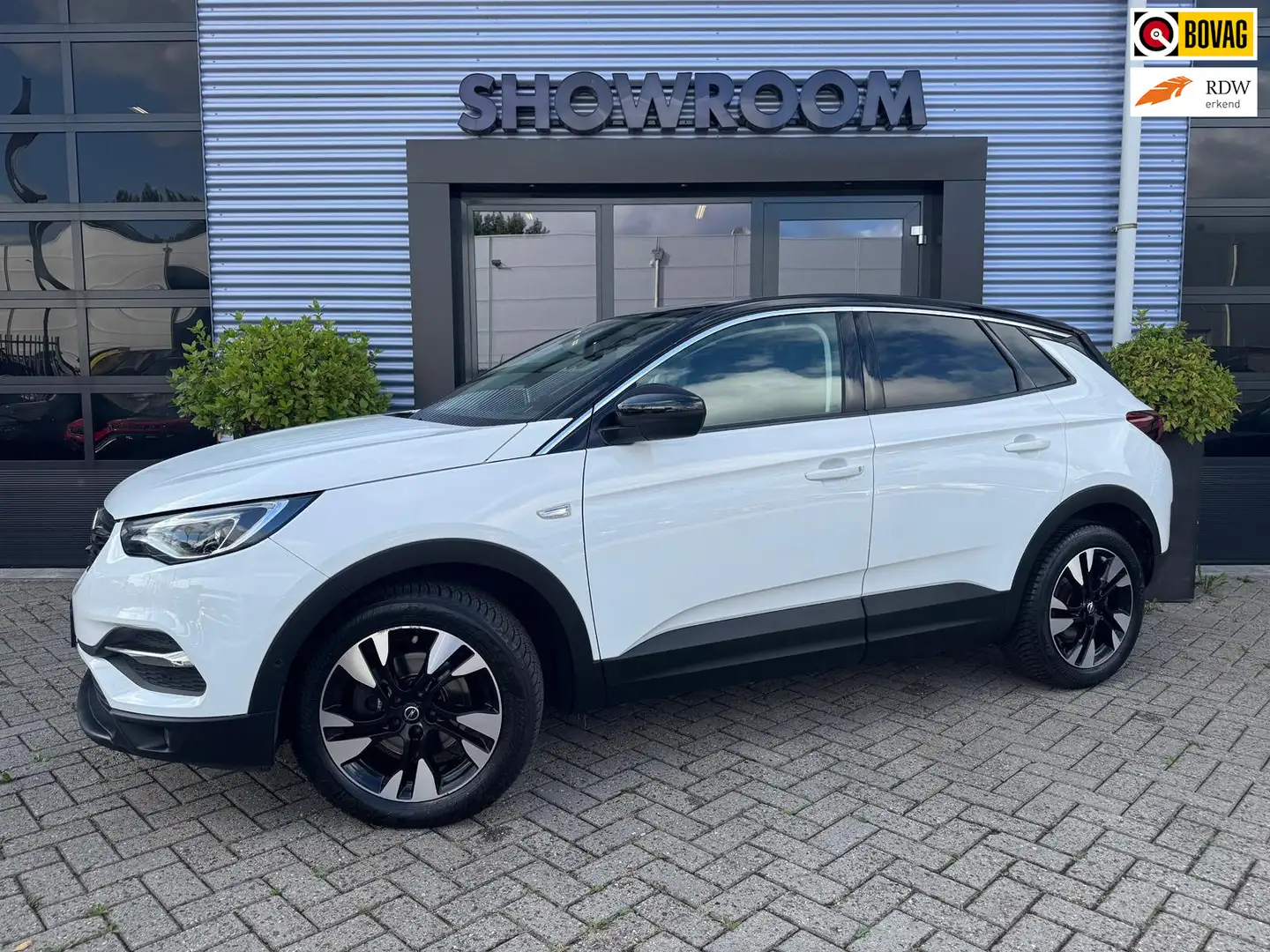 Opel Grandland X 1.6 Turbo Elegance|181PK|Automaat|Airco|Leder|Appl Wit - 1